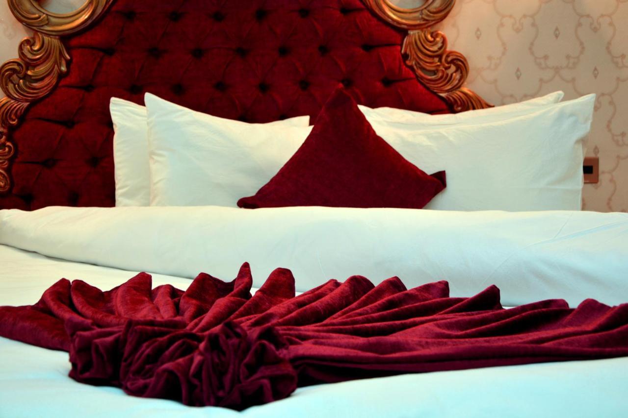 Deluxe Hotel กันจา ภายนอก รูปภาพ