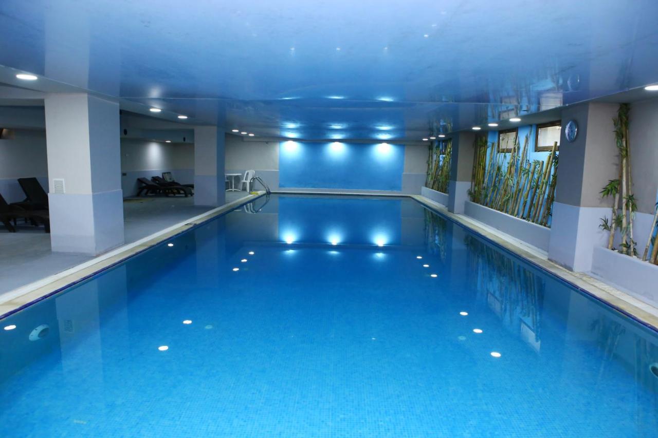 Deluxe Hotel กันจา ภายนอก รูปภาพ