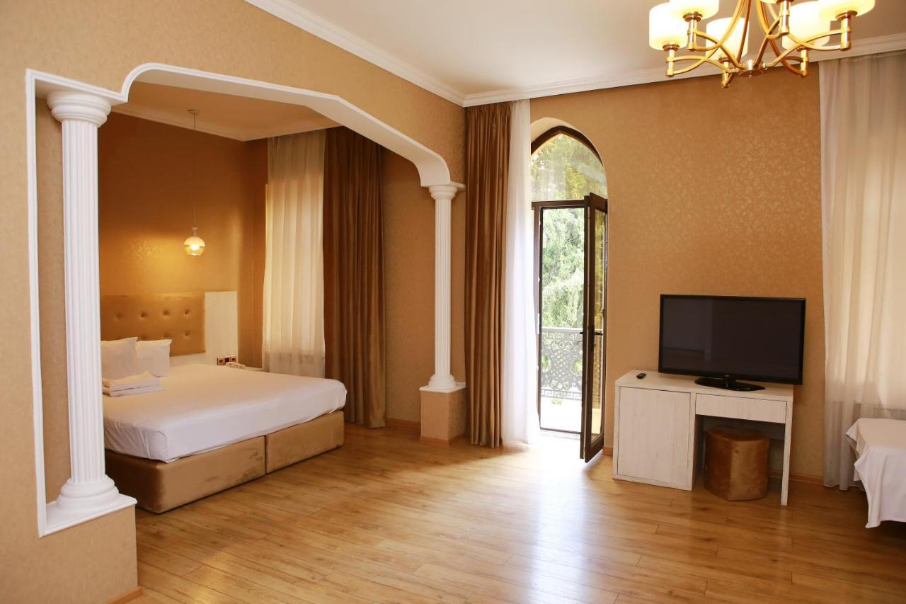 Deluxe Hotel กันจา ภายนอก รูปภาพ