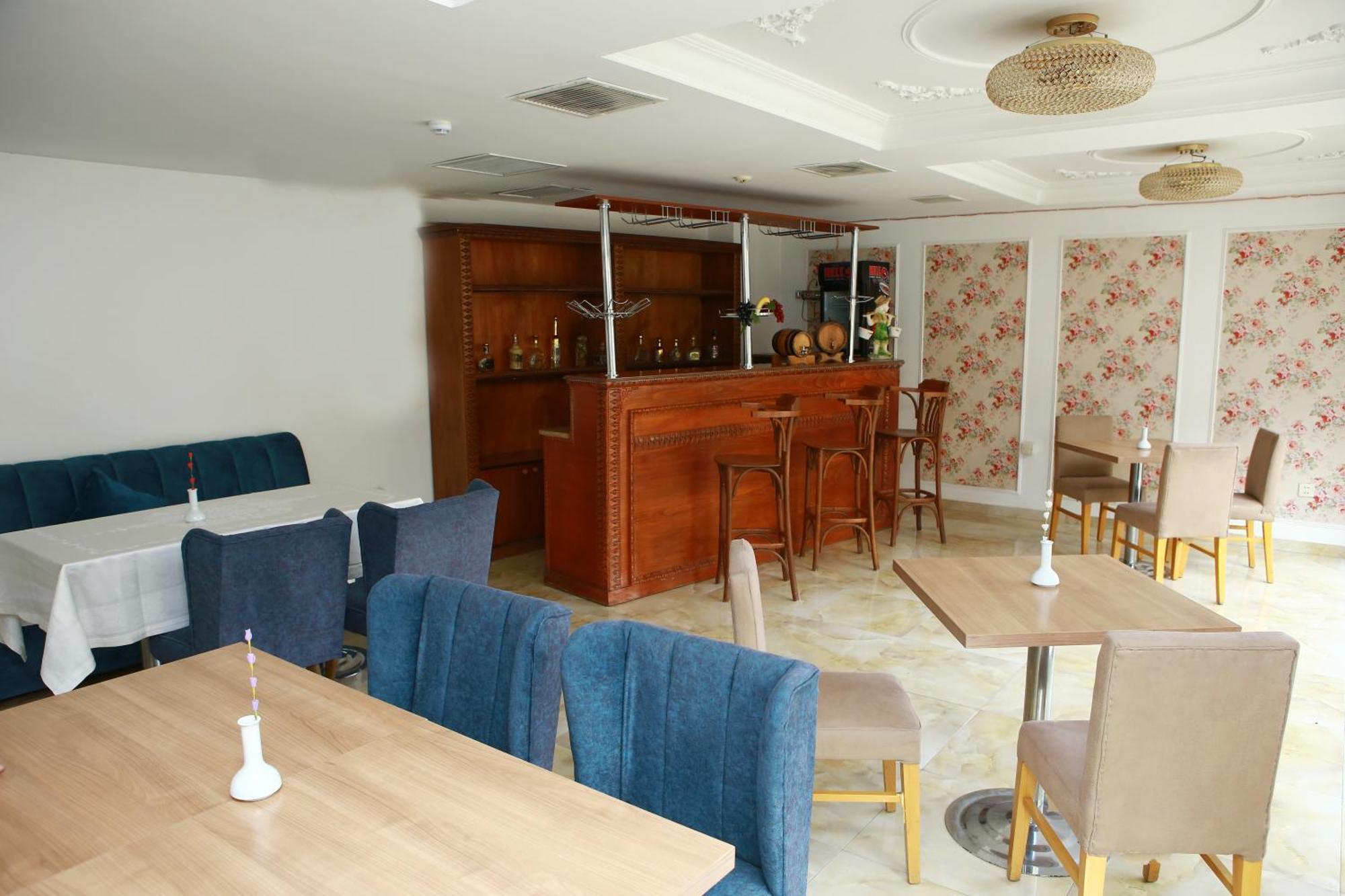 Deluxe Hotel กันจา ภายนอก รูปภาพ