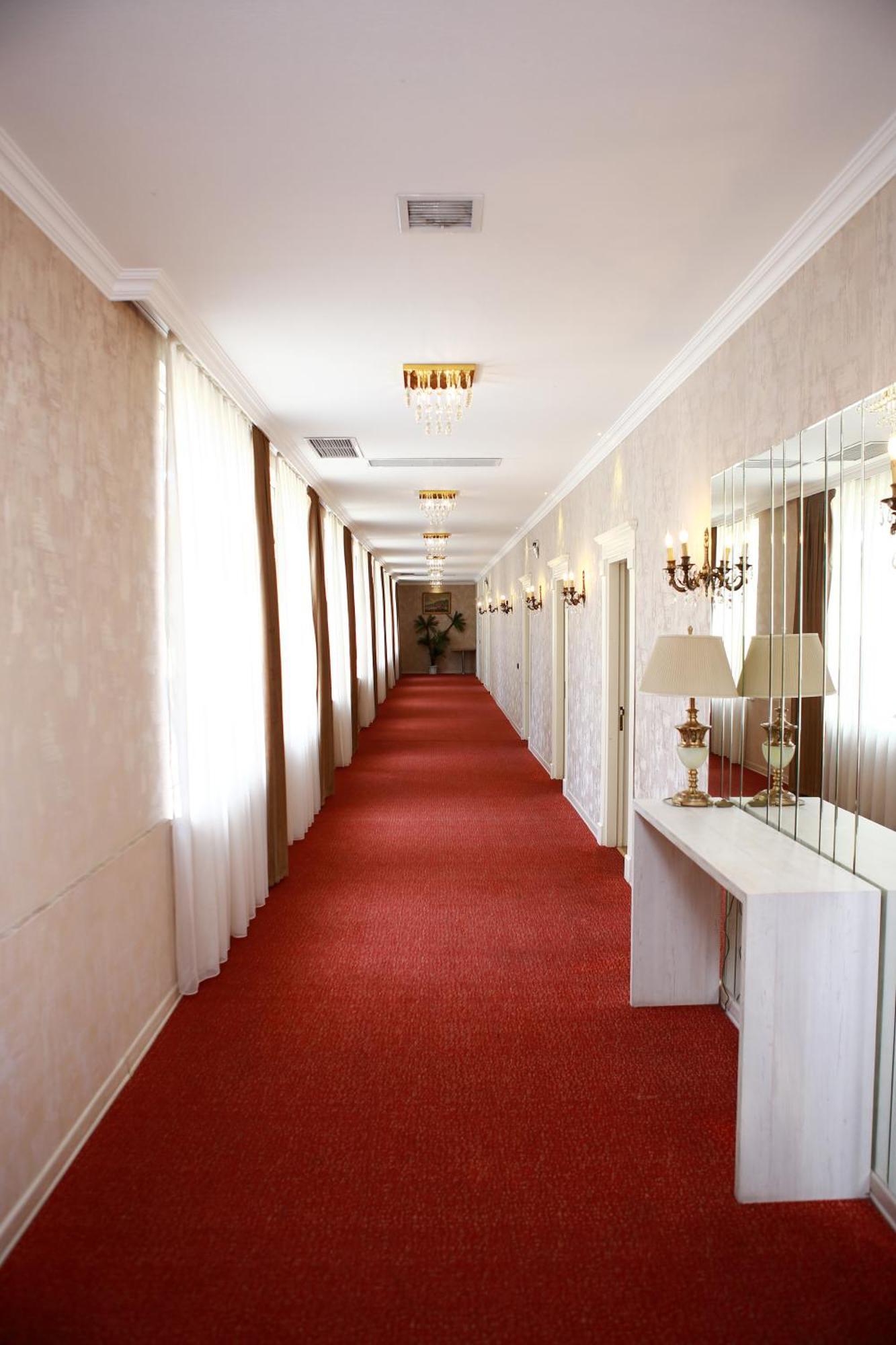 Deluxe Hotel กันจา ภายนอก รูปภาพ