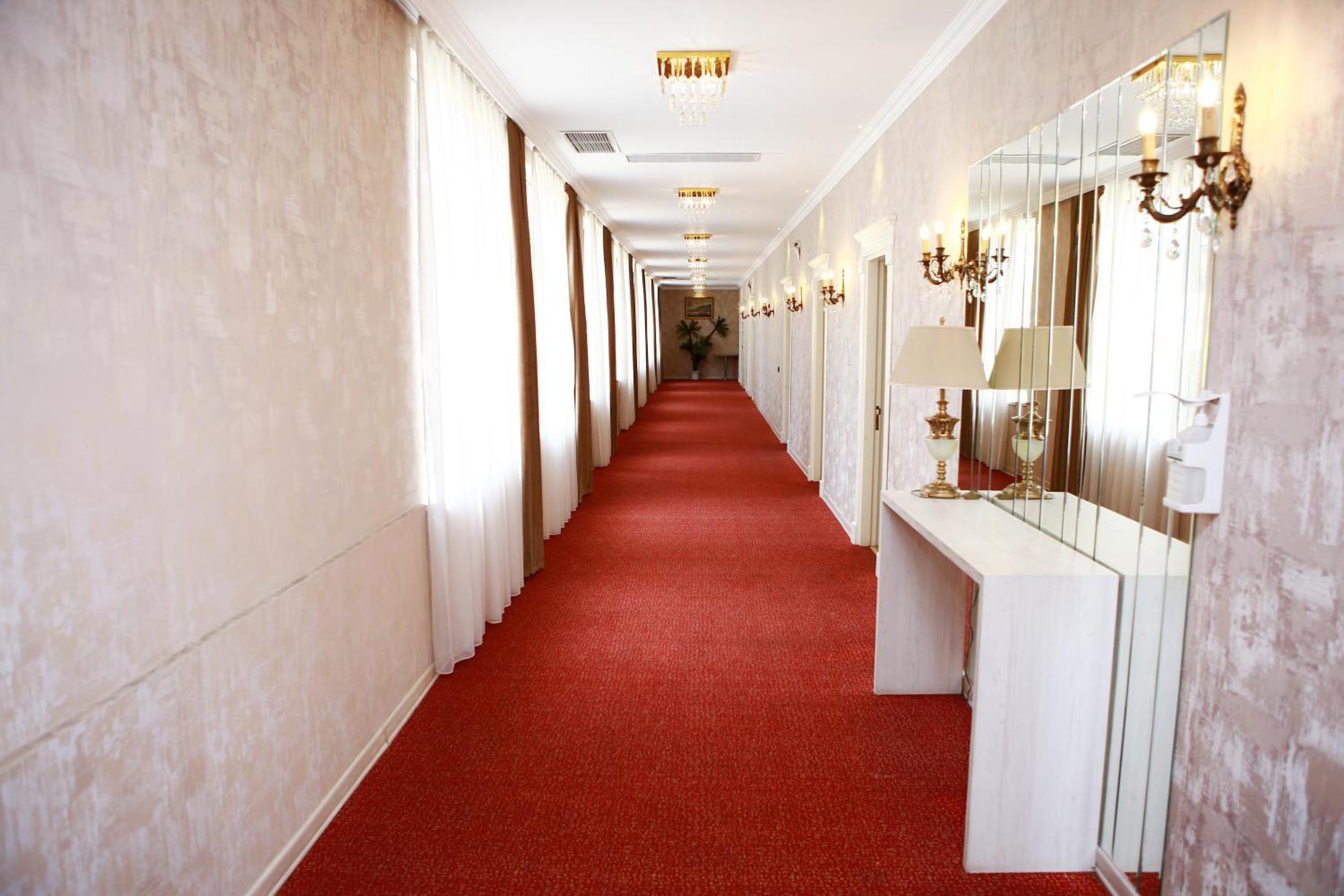 Deluxe Hotel กันจา ภายนอก รูปภาพ