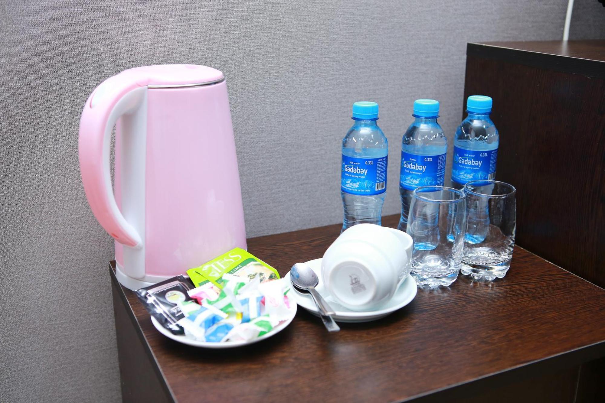 Deluxe Hotel กันจา ภายนอก รูปภาพ
