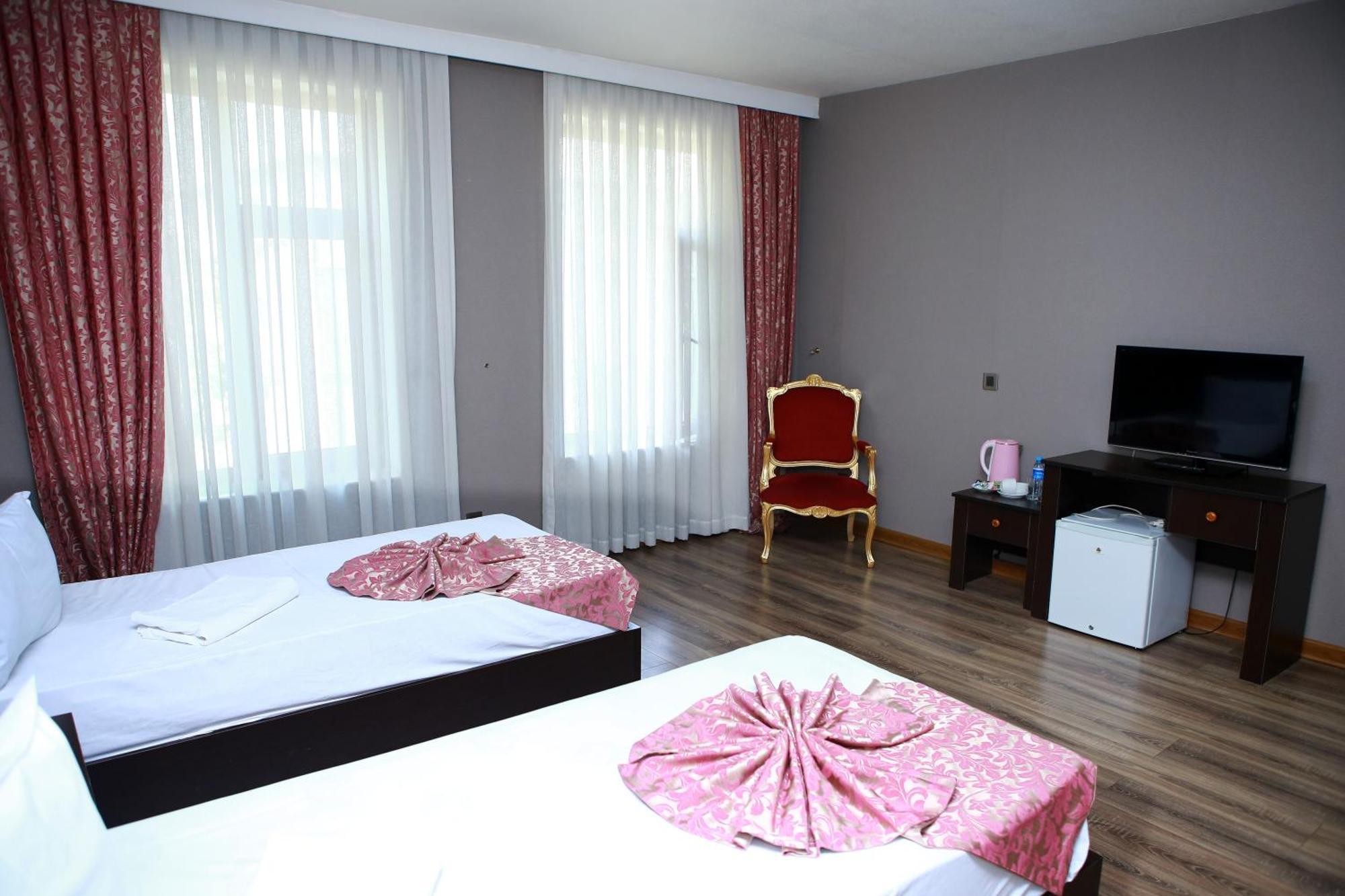 Deluxe Hotel กันจา ภายนอก รูปภาพ