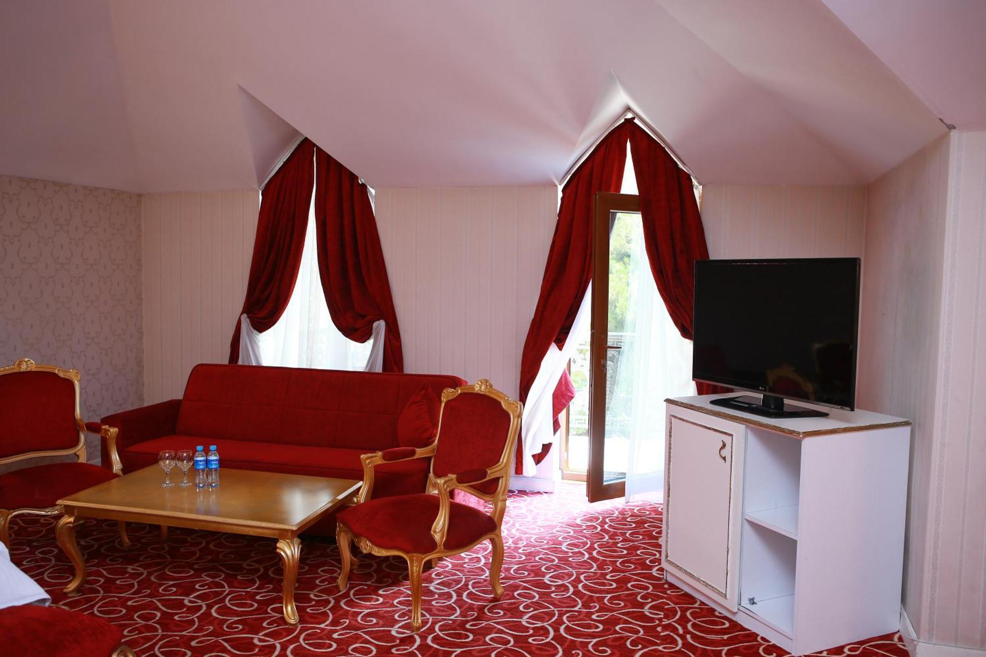 Deluxe Hotel กันจา ภายนอก รูปภาพ